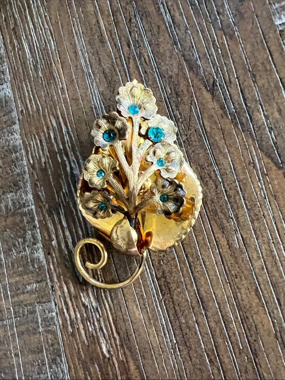 Vintage Gold Jewelry By Jordan Brooch Aqua Rhinestone